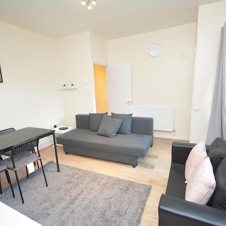 לונדון Lovely 4 Bedroom Apartment Close To The City Walking Distance From The Rivere View מראה חיצוני תמונה