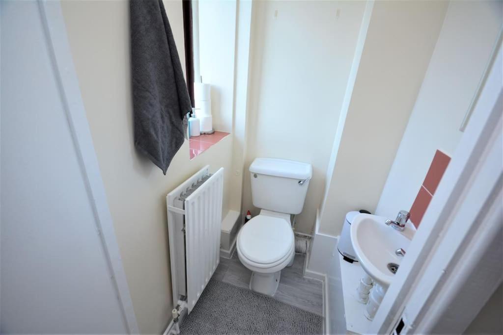 לונדון Lovely 4 Bedroom Apartment Close To The City Walking Distance From The Rivere View מראה חיצוני תמונה