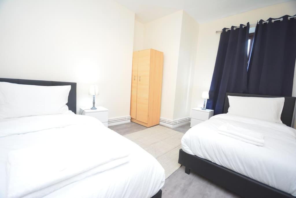 לונדון Lovely 4 Bedroom Apartment Close To The City Walking Distance From The Rivere View מראה חיצוני תמונה