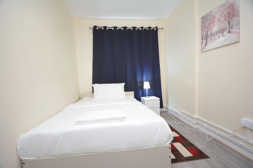 לונדון Lovely 4 Bedroom Apartment Close To The City Walking Distance From The Rivere View מראה חיצוני תמונה