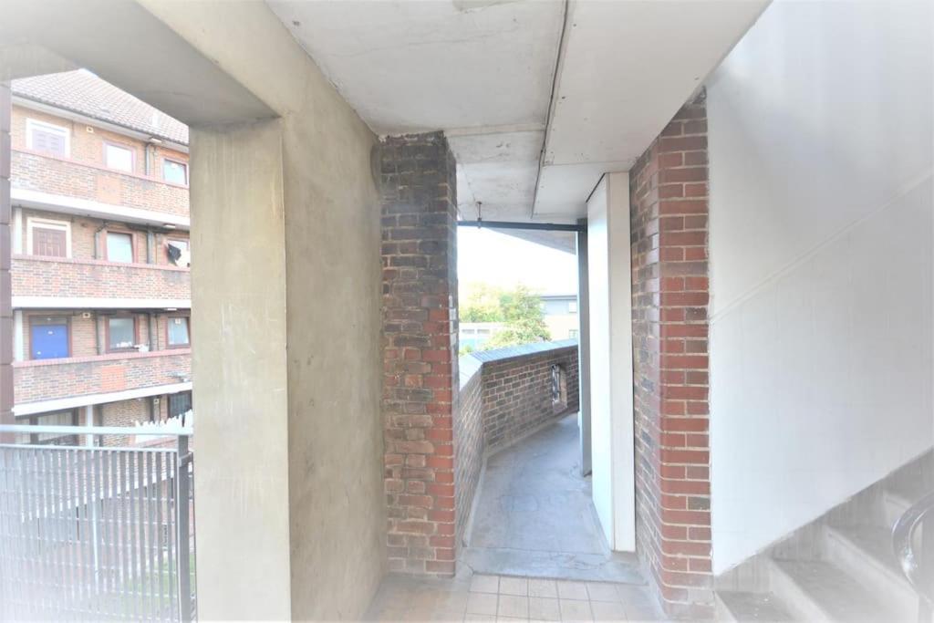 לונדון Lovely 4 Bedroom Apartment Close To The City Walking Distance From The Rivere View מראה חיצוני תמונה