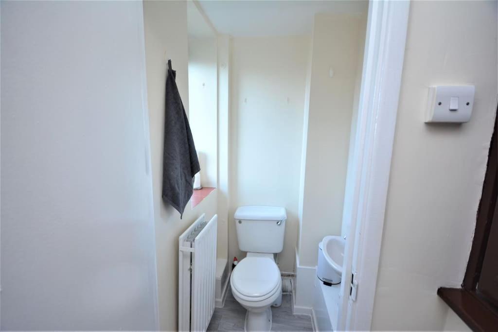 לונדון Lovely 4 Bedroom Apartment Close To The City Walking Distance From The Rivere View מראה חיצוני תמונה