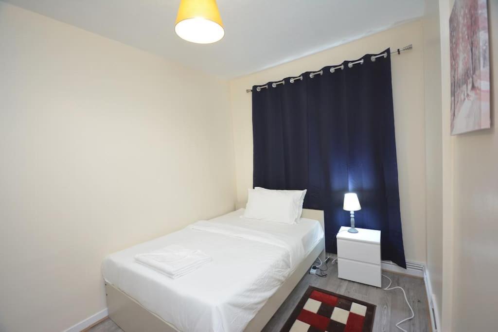 לונדון Lovely 4 Bedroom Apartment Close To The City Walking Distance From The Rivere View מראה חיצוני תמונה